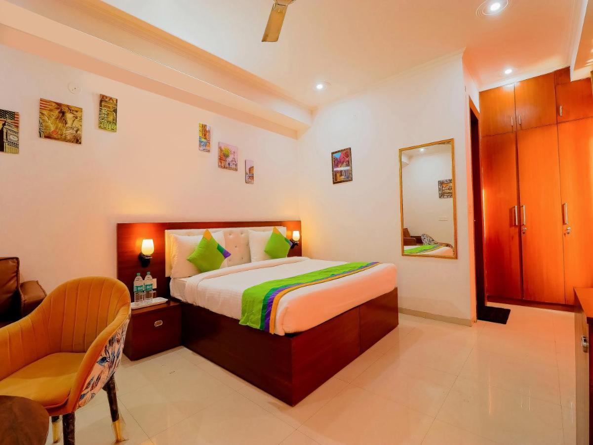 Treebo Rejoice 52 - 3Km From Huda City Metro Station Badshahpur Exterior photo