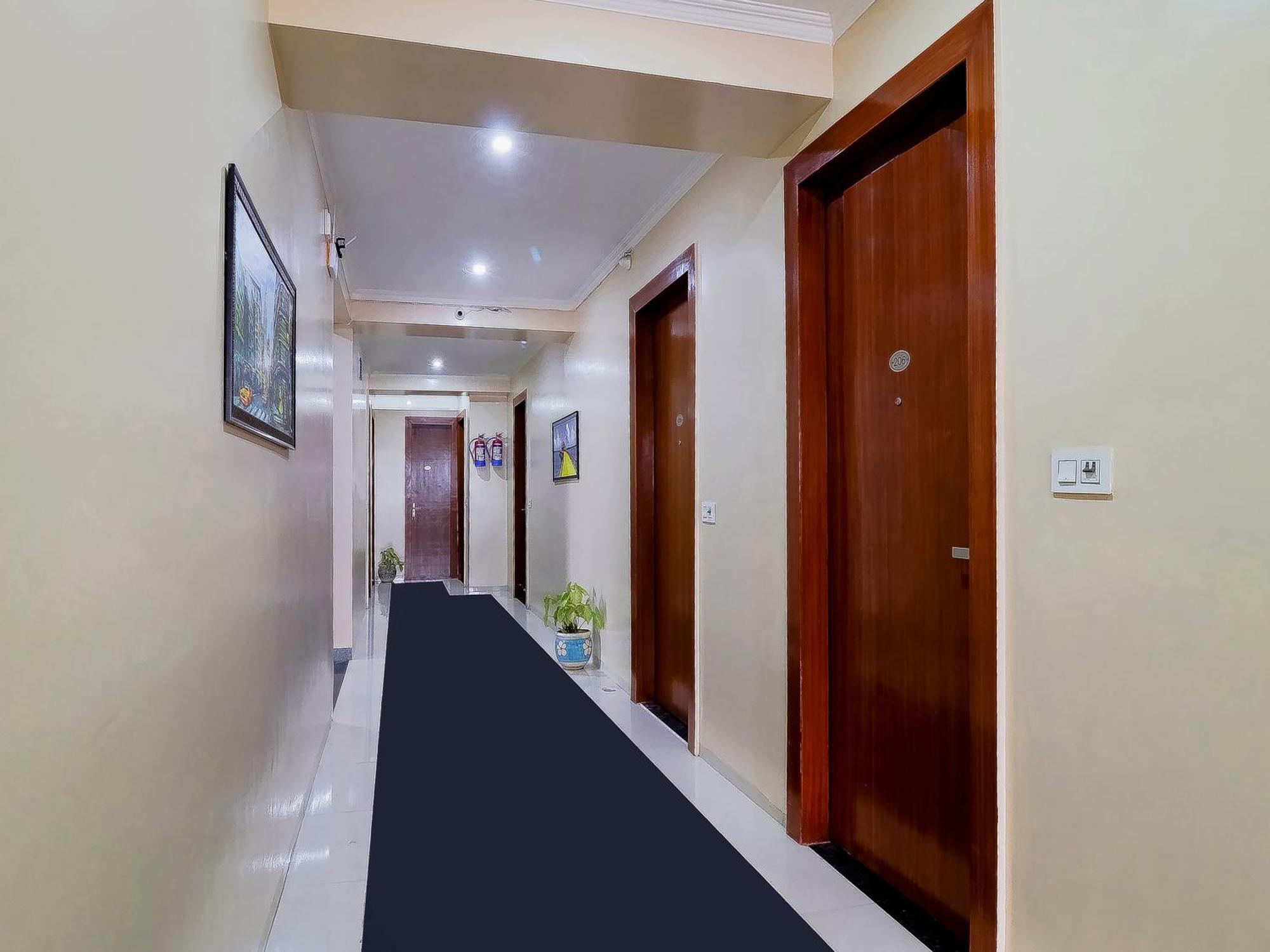 Treebo Rejoice 52 - 3Km From Huda City Metro Station Badshahpur Exterior photo