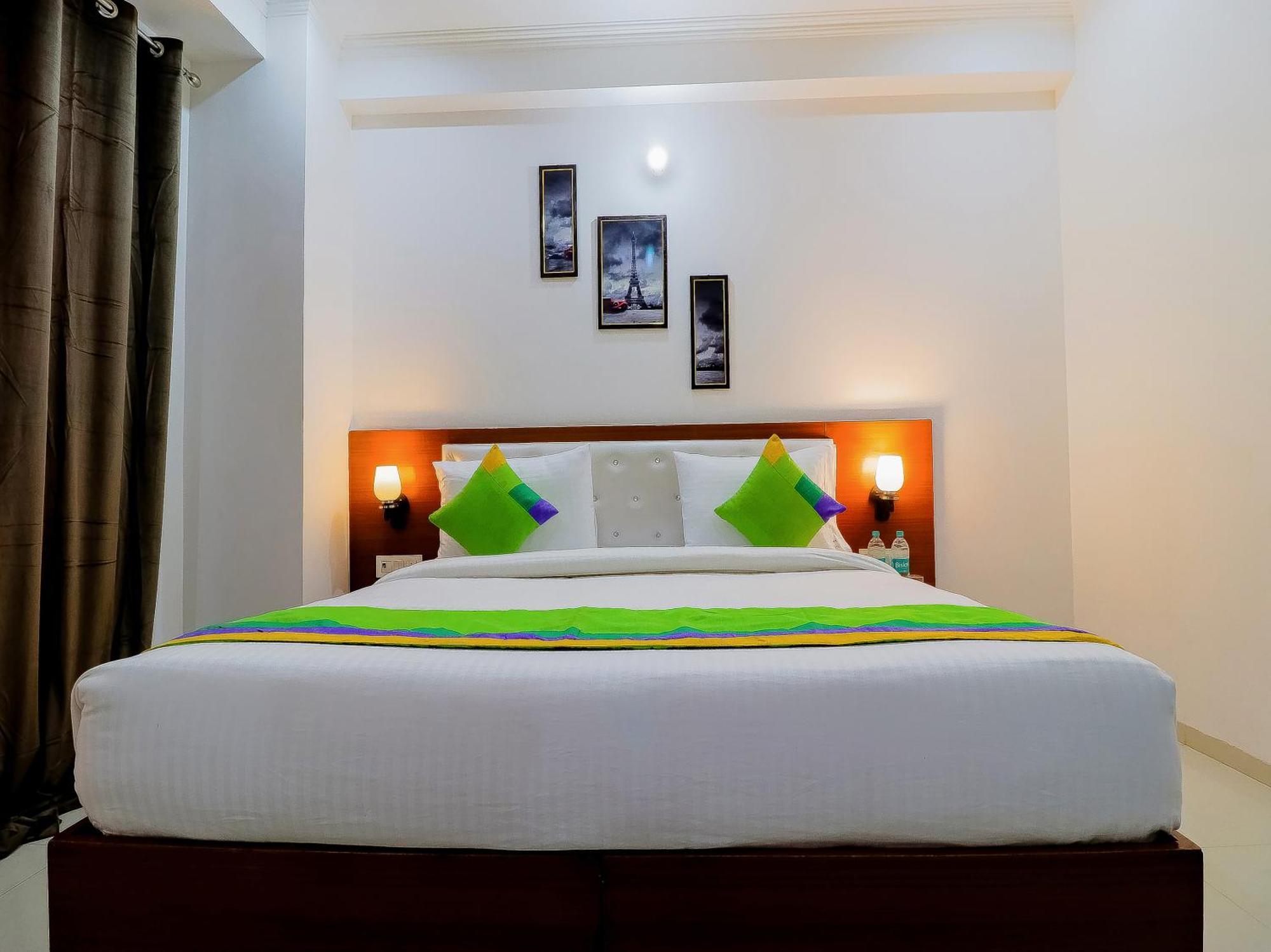 Treebo Rejoice 52 - 3Km From Huda City Metro Station Badshahpur Exterior photo
