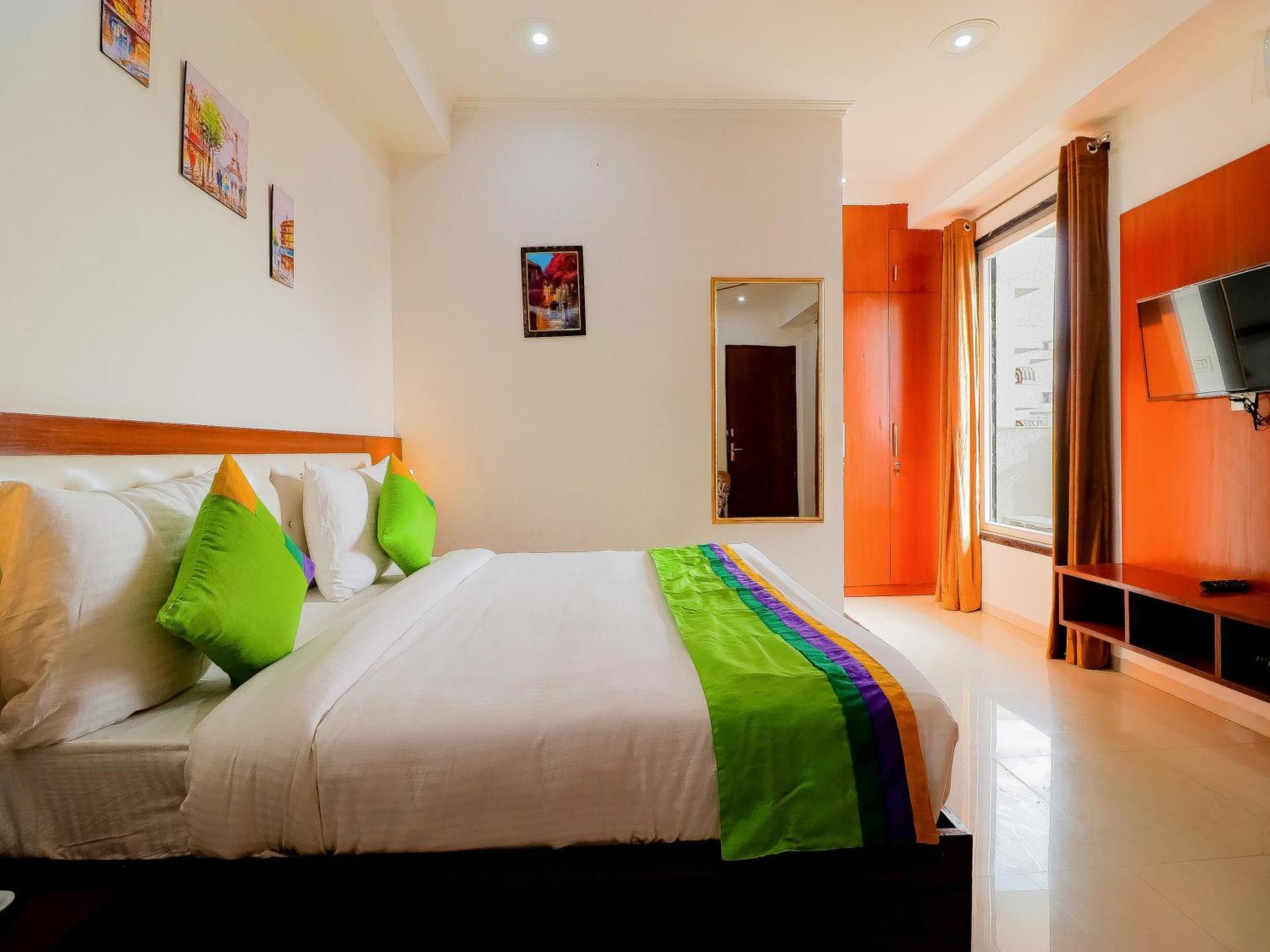 Treebo Rejoice 52 - 3Km From Huda City Metro Station Badshahpur Exterior photo