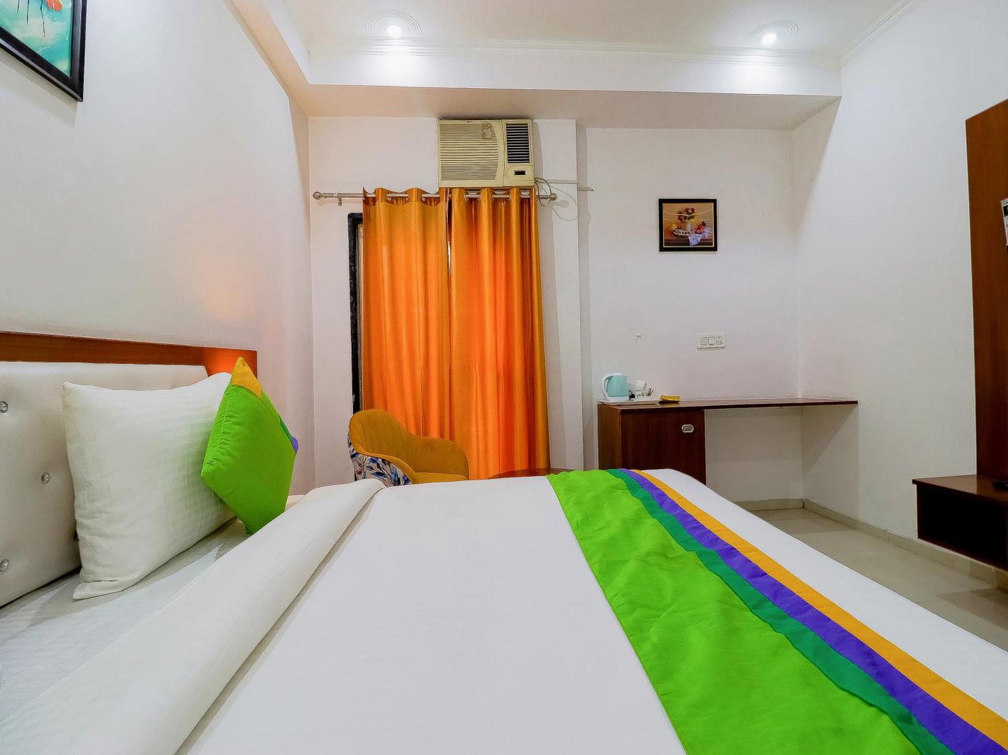 Treebo Rejoice 52 - 3Km From Huda City Metro Station Badshahpur Exterior photo