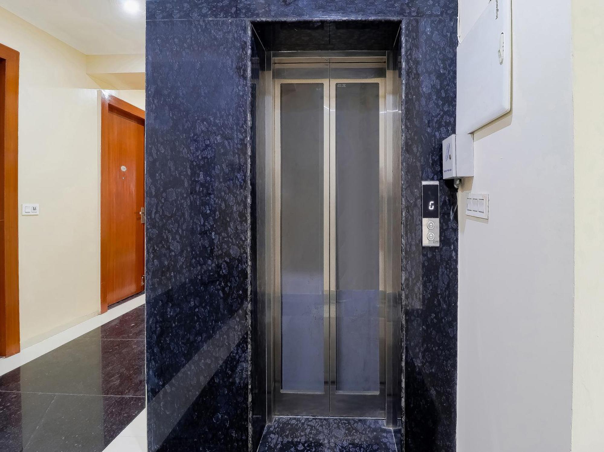 Treebo Rejoice 52 - 3Km From Huda City Metro Station Badshahpur Exterior photo